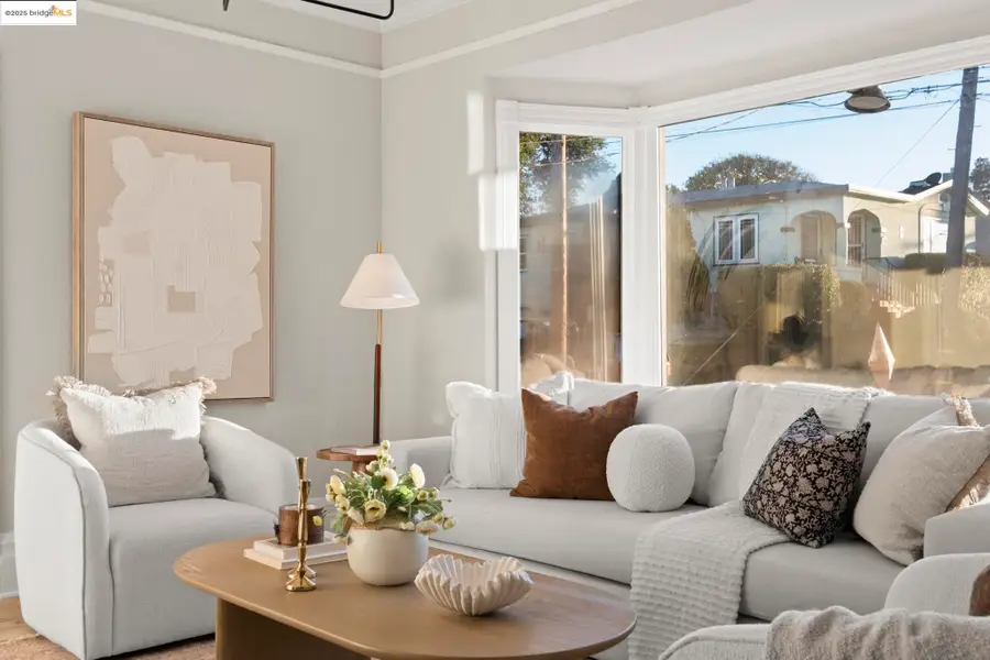 2050 30Th St, Oakland, CA 94606 - Image #3