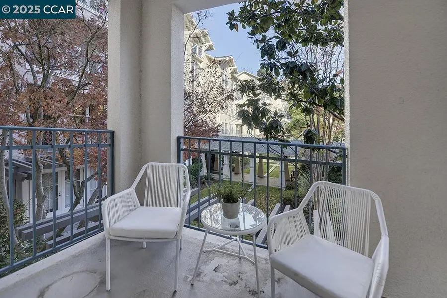 1860 Tice Creek Dr  #1239, Walnut Creek, CA 94595 - Image #3