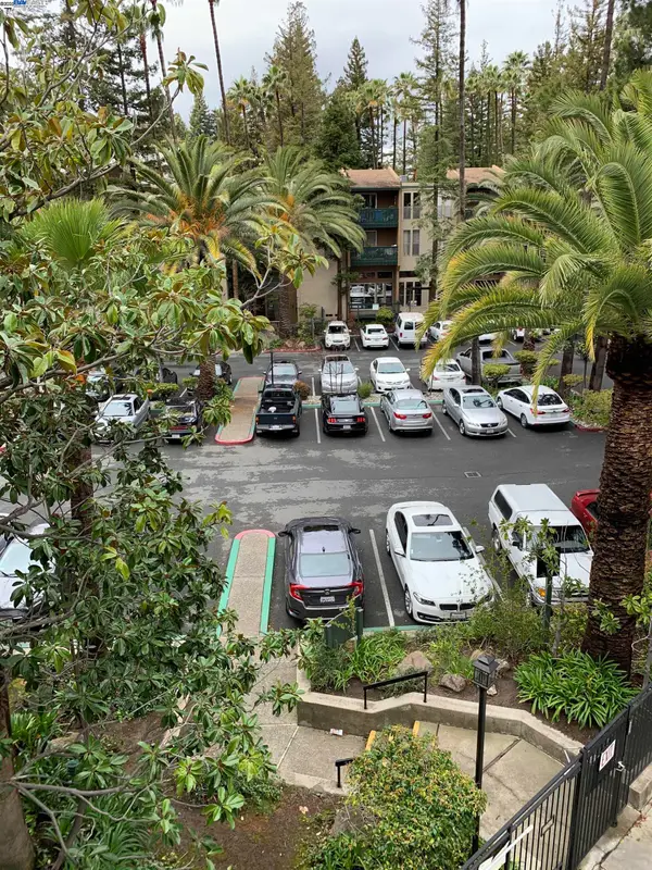 185 Sierra Dr  #206, WALNUT CREEK, CA 94596