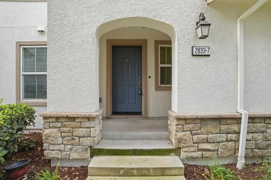 2833 Alnwick Ave  #7, Livermore, CA 94551 - Image #2