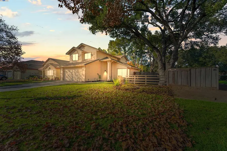 349 Oak Glen Dr, Oakley, CA 94561 - Image #2