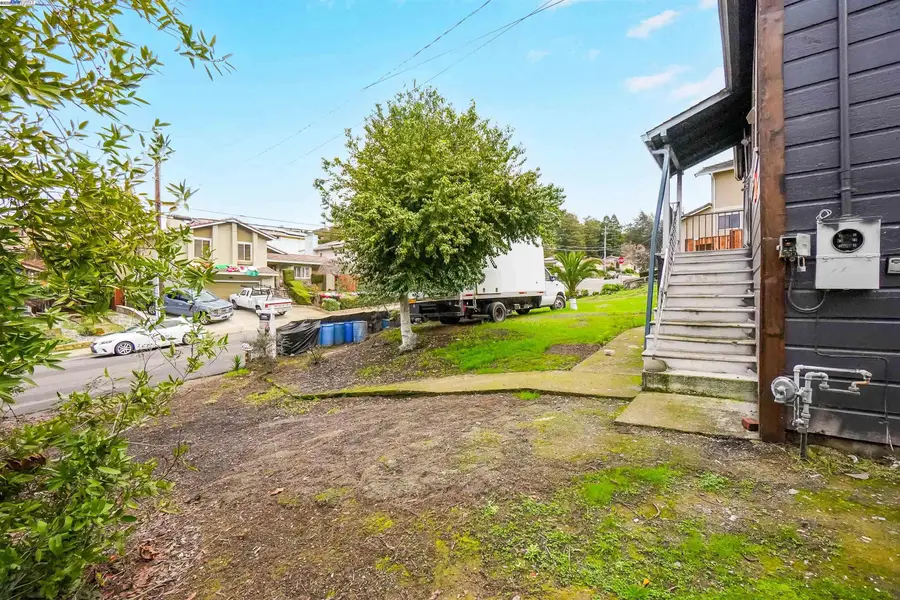 27449 Dobbel Ave, Hayward, CA 94542 - Image #3