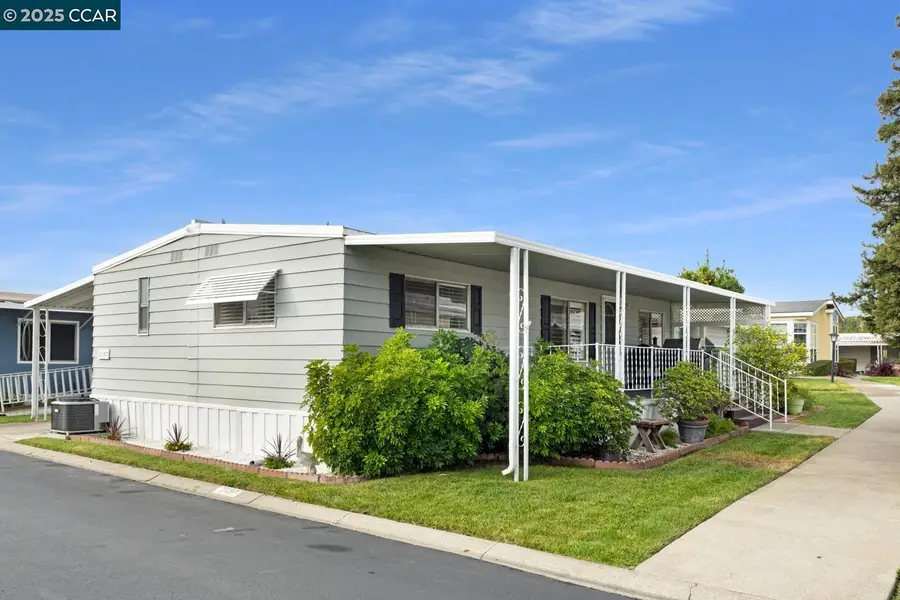 2197 Dalis Drive  #124, Concord, CA 94520 - Image #2