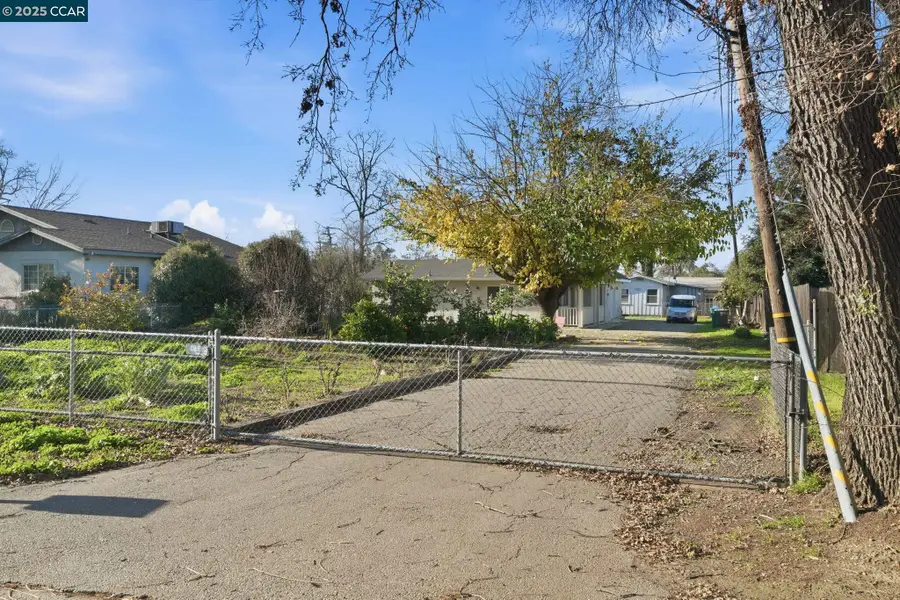 545 Golden Gate Ave, Stockton, CA 95205 - Image #2