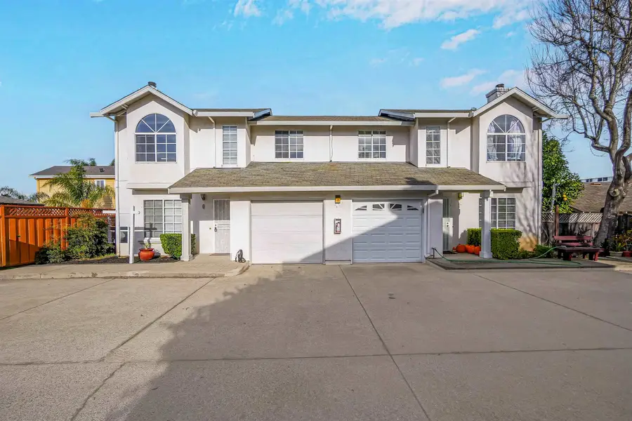 550 Blossom Way  #G, Hayward, CA 94541 - Image #2