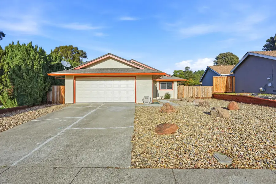 834 Coral Ridge Cir, Rodeo, CA 94572 - Image #2