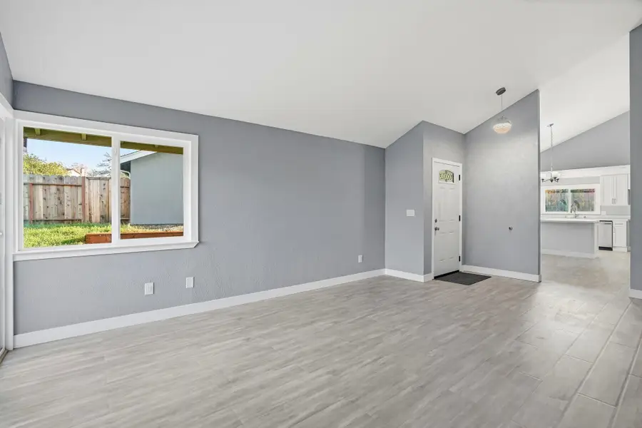 834 Coral Ridge Cir, Rodeo, CA 94572 - Image #3