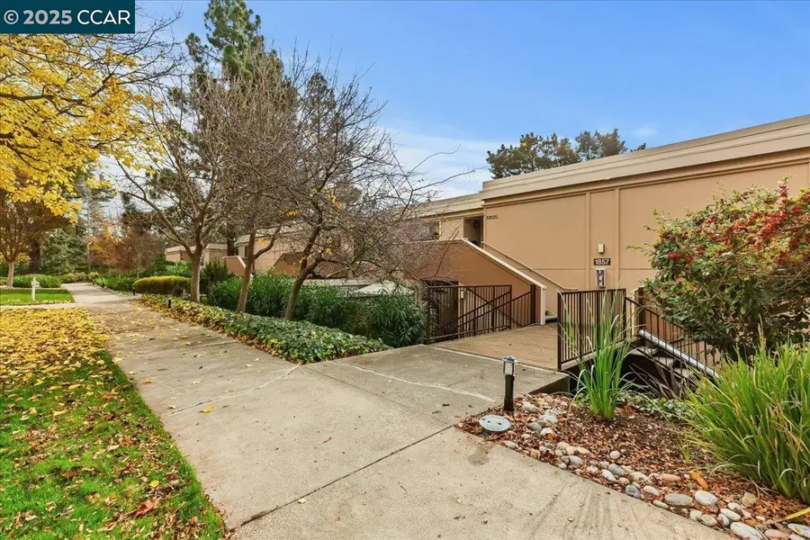 1857 Golden Rain Rd  #Unit 2, Walnut Creek, CA 94595 - Image #3
