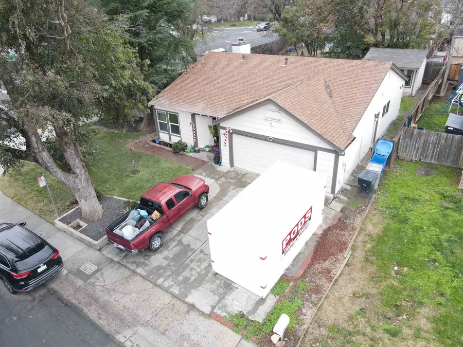 1585 Pebblewood Dr, Sacramento, CA 95833 - Image #2