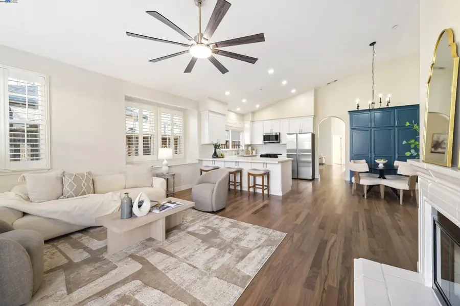 1821 Meadow Glen Dr, Livermore, CA 94551 - Image #2