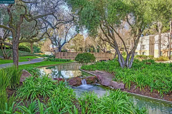 420 Civic Dr  #403, WALNUT CREEK, CA 94596