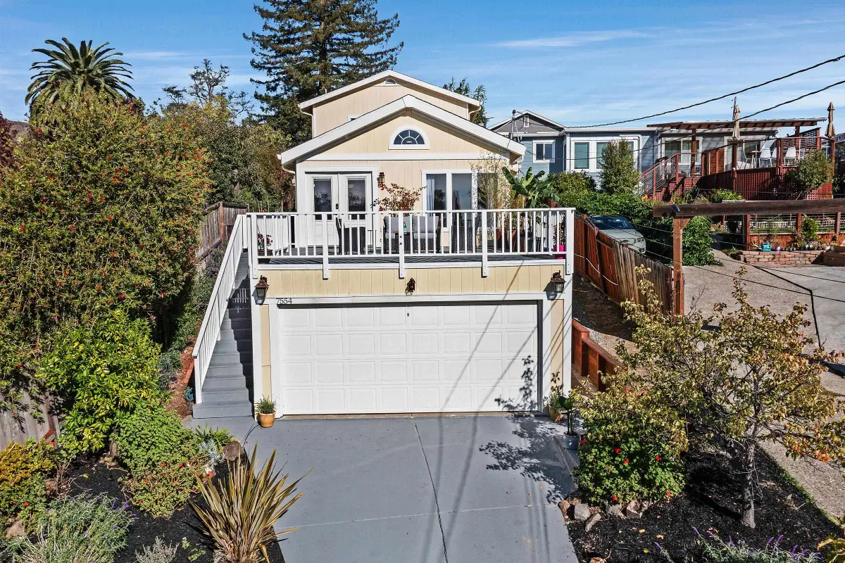 7554 Sunkist Dr, Oakland, CA 94605 - Image #1