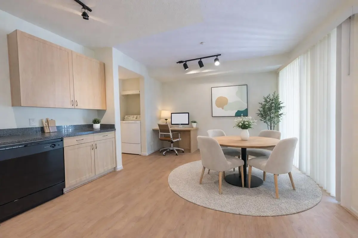 1121 40th St  #3202, Emeryville, CA 94608 - Image #1