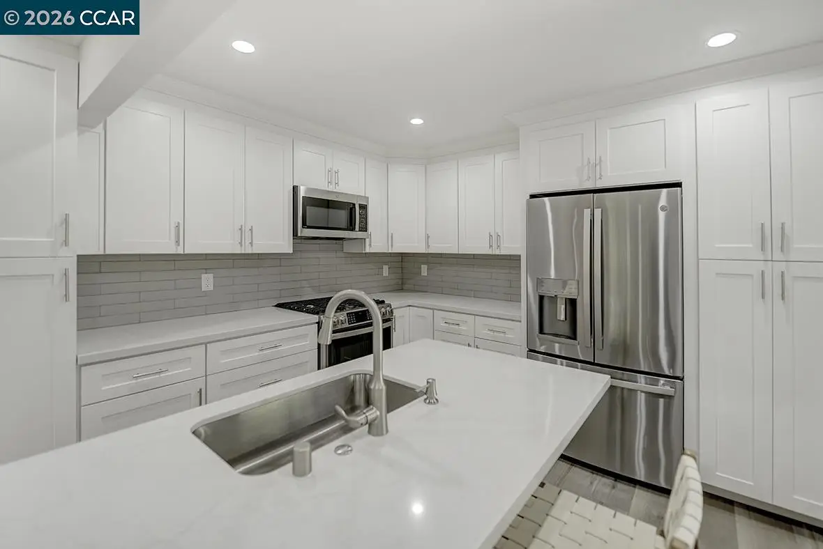 1124 Singingwood Ct  #5, Walnut Creek, CA 94595 - Image #1