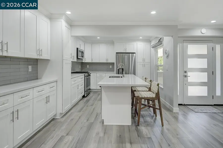 1124 Singingwood Ct  #5, Walnut Creek, CA 94595 - Image #2