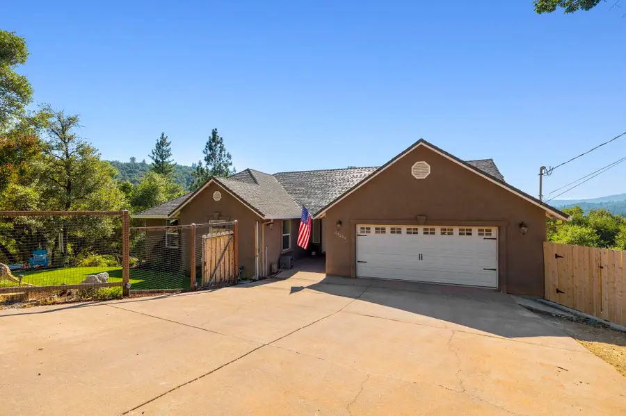 21212 Ridgeview Dr, Sonora, CA 95370 - Image #2