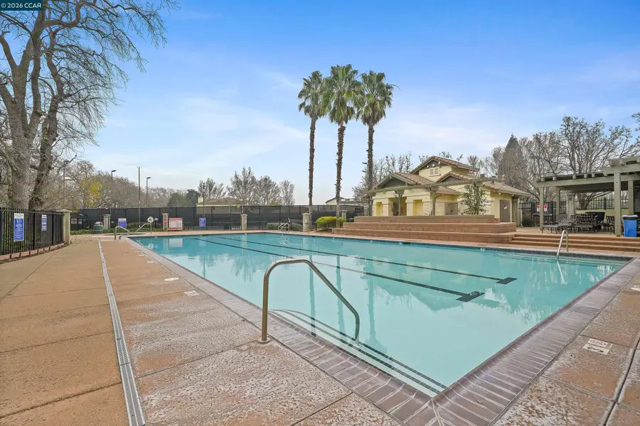 738 Marsh Pl, Fairfield, CA 94533 - Image #3