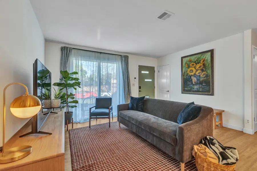 100 Karen Ln, Martinez, CA 94553 - Image #3