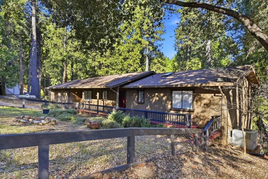 27701 Evelyn Ct, Pioneer, CA 95666 - Image #2