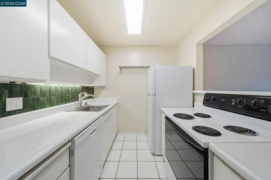 470 Civic Drive  #405, Walnut Creek, CA 94596 - Image #3