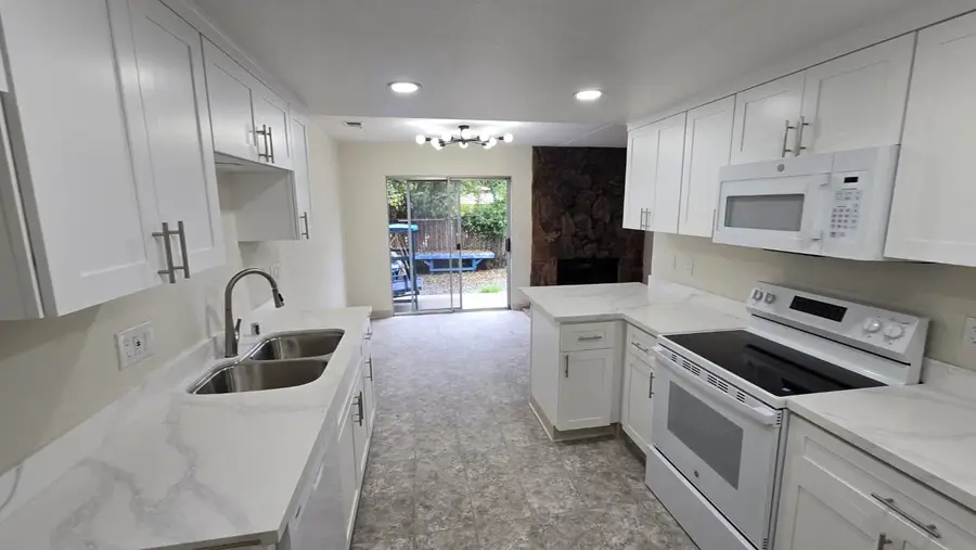 25321 Ironwood Ct, Hayward, CA 94545 - Image #2