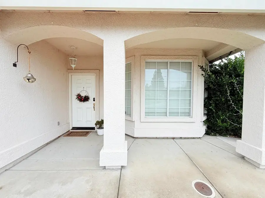 2054 Ajay DR, Roseville, CA 95678 - Image #2