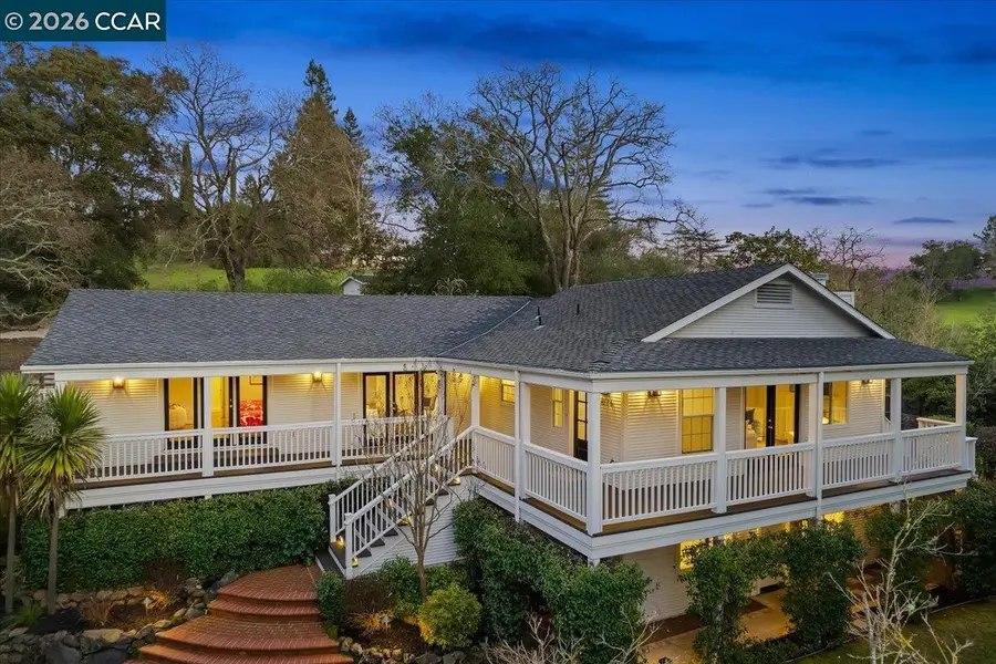 1076 Thompson Rd, Lafayette, CA 94549 - Image #2