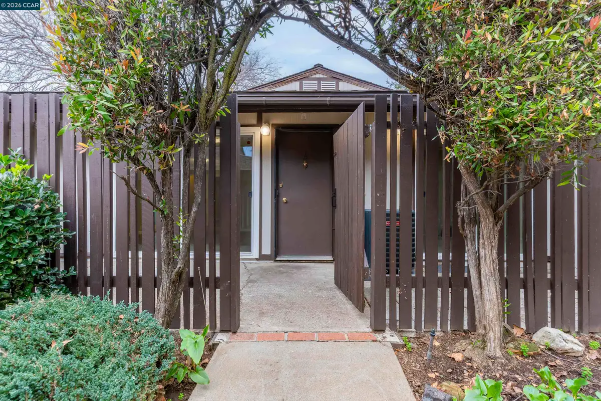 5492 Roundtree Dr  #A, Concord, CA 94521 - Image #1