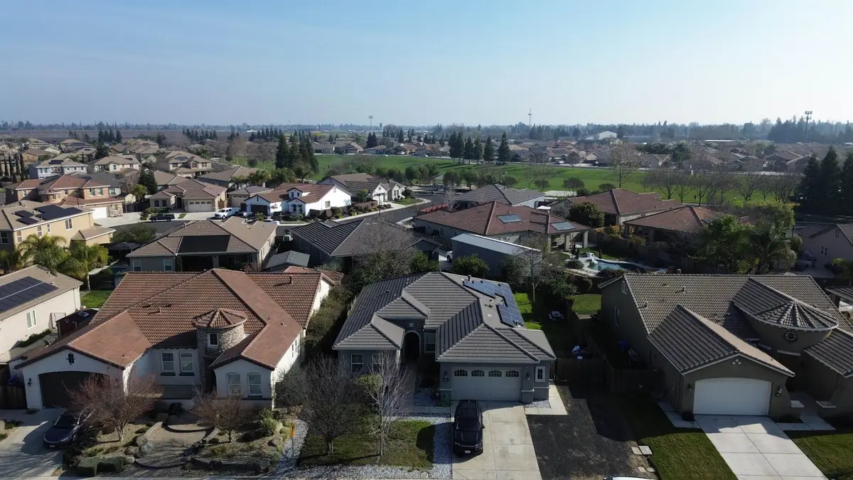 1110 Clearwater Creek Blvd, Manteca, CA 95336 - #1