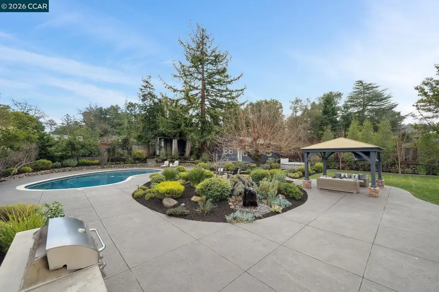 872 Solana Dr, Lafayette, CA 94549 - Image #2
