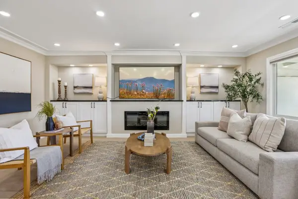 2101 Golden Rain Road  #11, WALNUT CREEK, CA 94595