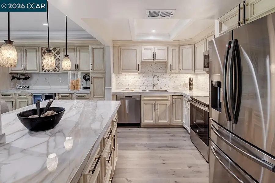 2601 Pine Knoll Dr  #8, Walnut Creek, CA 94595 - Image #3