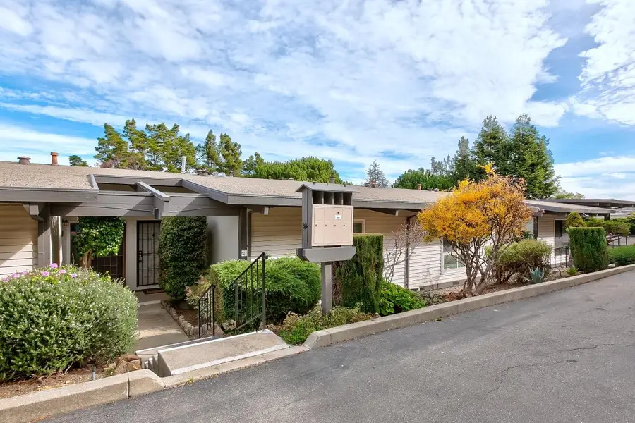 19100 Crest  #107, Castro Valley, CA 94546 - Image #2