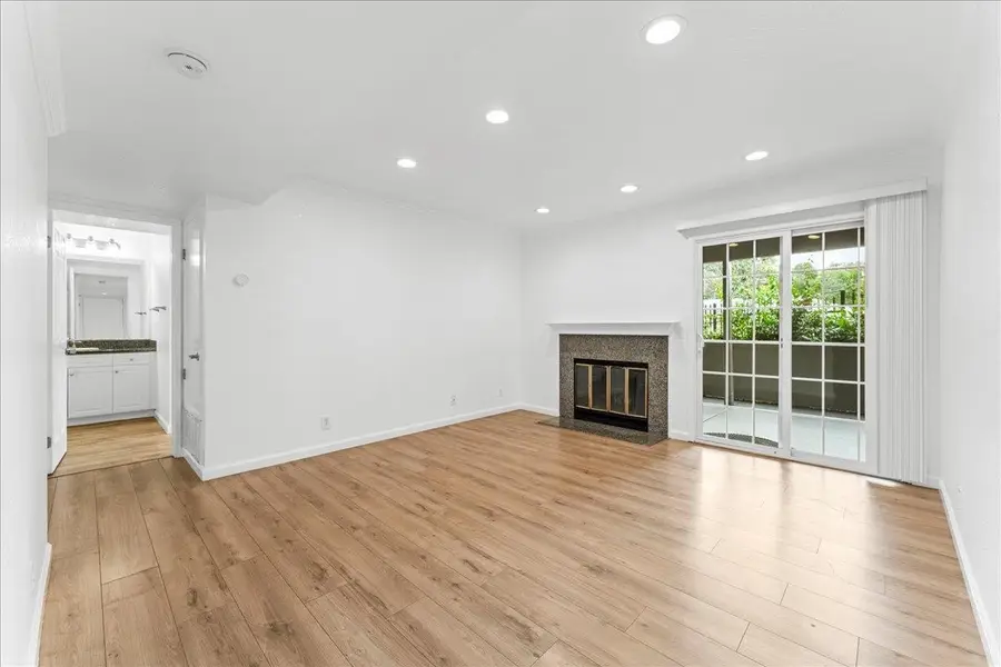 630 Canyon Oaks Dr  #C, Oakland, CA 94605 - Image #2