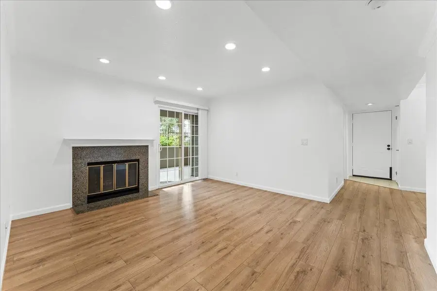 630 Canyon Oaks Dr  #C, Oakland, CA 94605 - Image #3