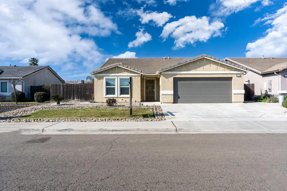 336 Solano St, Madera, CA 93638 - #1