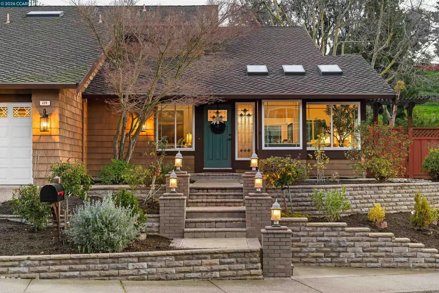 224 Briar Dr, Martinez, CA 94553 - #2