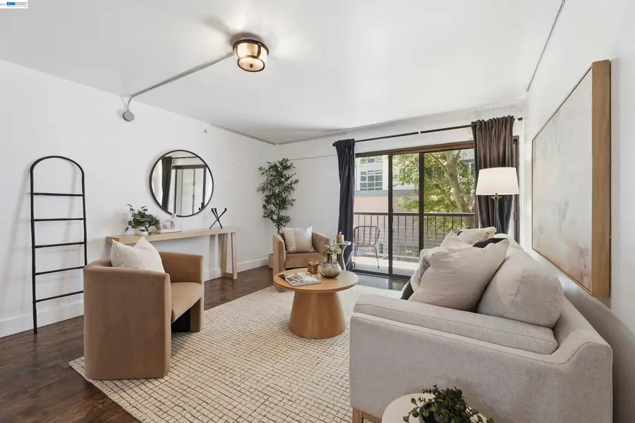500 N St  #205, Sacramento, CA 95814 - #2