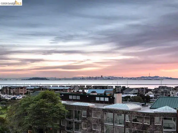 1201 Brickyard Way  #213, RICHMOND, CA 94801