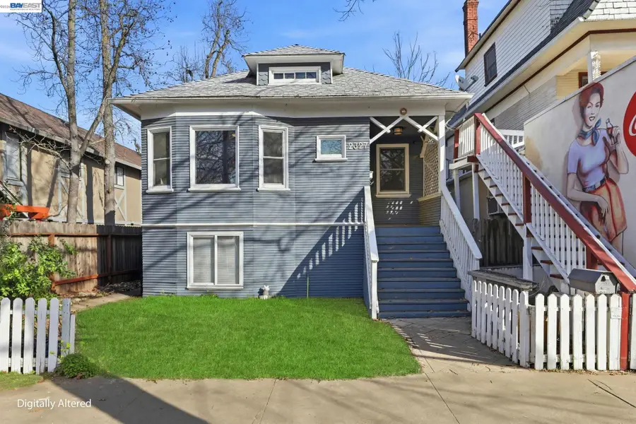 2327 N St, Sacramento, CA 95816 - #2