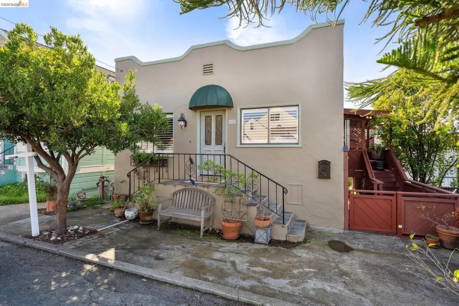 822 A St, Crockett, CA 94525 - #2