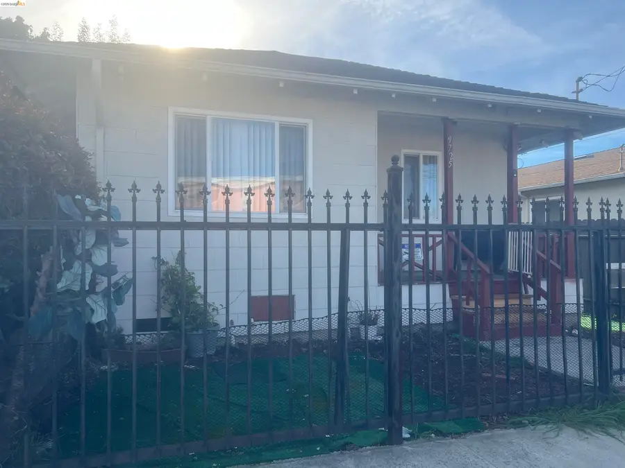 9725 Holly St, Oakland, CA 94603 - #2