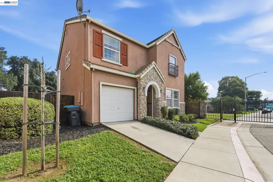 1405 Cat Tail Dr, Stockton, CA 95204 - #2