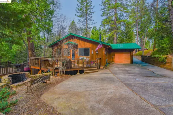 24132 Awahanee Rd, SONORA, CA 95370