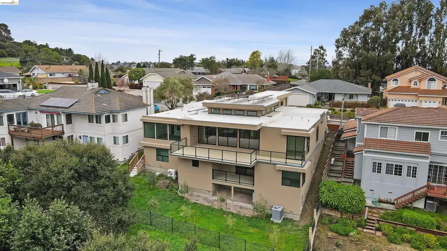 8 North Rancho Ct., West Contra Costa, CA 94803 - #2