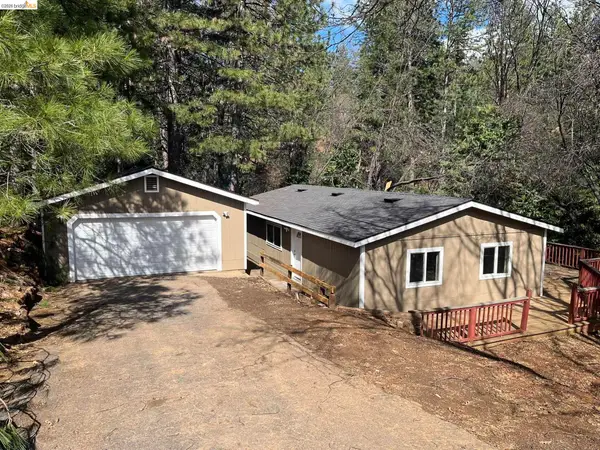 23981 Oxbow Ln, SONORA, CA 95370