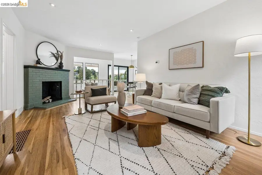 233 Capricorn Ave, Oakland, CA 94611 - #3