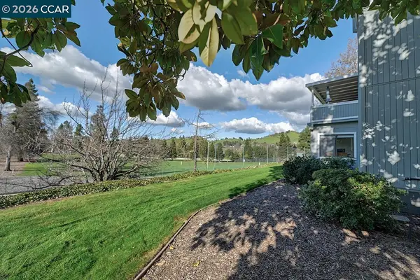 2724 Tice Creek Dr  #2, WALNUT CREEK, CA 94595