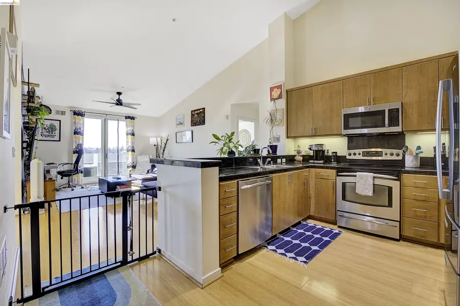 3090 Glascock St  #405, Oakland, CA 94601 - #3