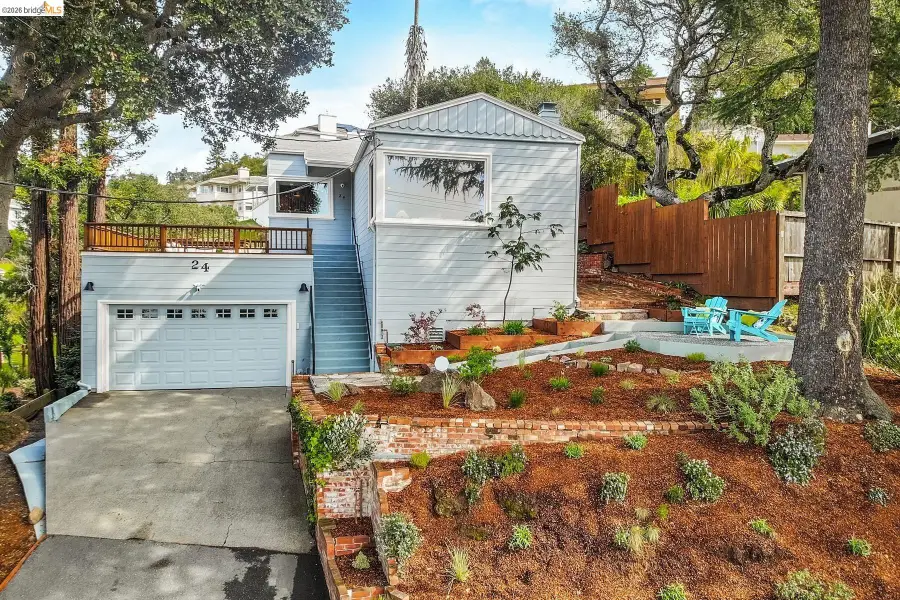 24 Cabrillo Pl, Oakland, CA 94611 - #2